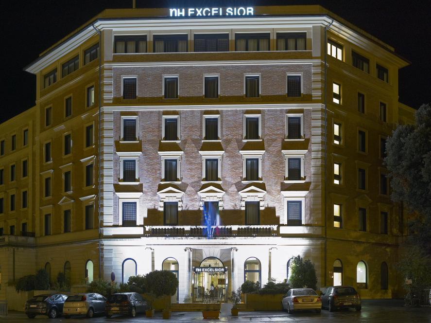 Nh Siena Hotel Exterior photo